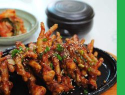 10 Manfaat Ceker Ayam yang Mungkin Belum Anda Ketahui 10 Manfaat Ceker Ayam yang Mungkin Belum Anda Ketahui