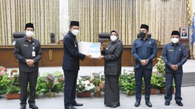Bupati Barito Utara Sampaikan LKPJ 2021