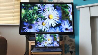 8 Cara Menghubungkan TV ke Laptop Tanpa Kabel Secara Mudah