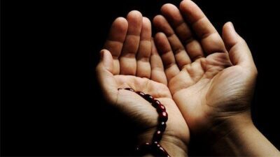 Doa Ziarah Kubur Menjelang Bulan Ramadhan 2022, Lengkap Dengan Tahlil
