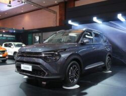 Kia Carens Dan All New Lexus NX Curi Perhatian Pengunjung Jakarta Auto Week