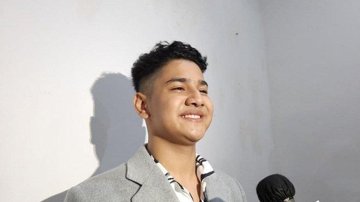 Lirik Lagu Hayyul Hadi - Syakir Daulay: Hayyul Hadi Bi Ajmala Dzikro