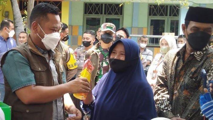 Nyoblos Di Pilkades Kabupaten Gresik, Bisa Bawa Pulang Minyak Goreng