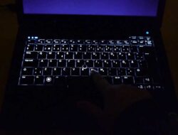 Cara Menyalakan Lampu Keyboard Laptop Dell