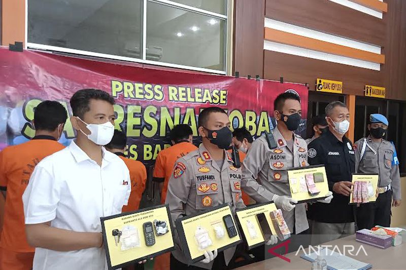 Polisi Tangkap Enam Pengedar Sabu Seberat 75 Gram di Barsel