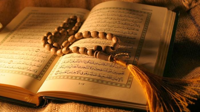 BACAAN Surat Al Kahfi Ayat 1-10 Tulisan Arab, Latin Serta Artinya