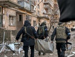 Warga Sipil Ukraina Beri Kue Yang Dilumuri Racun Untuk Tentara Rusia