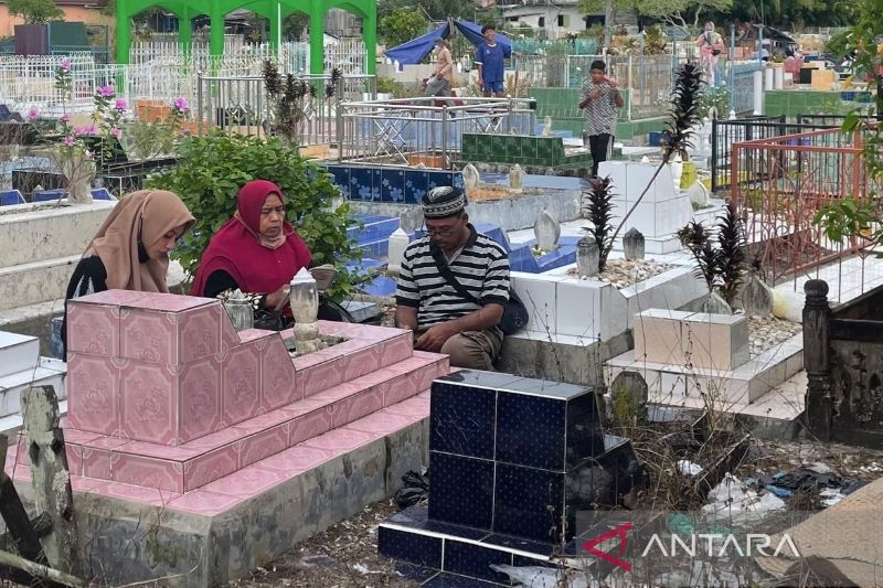 Warga Palangka Raya Ramai Berziarah Sambut Ramadhan