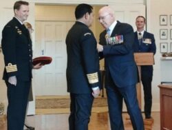 KSAL Laksamana Yudo Margono Terima Bintang Kehormatan Member Of A Knight Of The Order Of Australia KSAL Laksamana Yudo Margono Terima Bintang Kehormatan Member Of A Knight Of The Order Of Australia