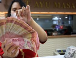 Jokowi Akui Beban Fiskal Berat, Rupiah Berpotensi Menuju Rp 15 Ribu Jokowi Akui Beban Fiskal Berat, Rupiah Berpotensi Menuju Rp 15 Ribu