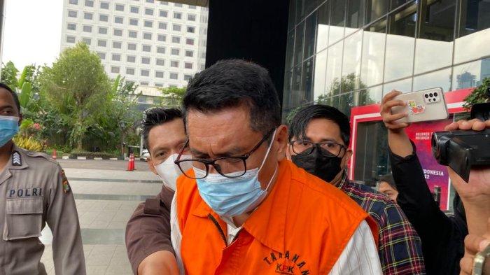 KPK Umumkan Adik Bupati Muna Sebagai Tersangka Tapi Belum Ditahan Karena Mangkir