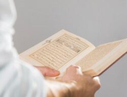 Surat Al Qadr Ayat 1-5: Tulisan Arab/Latin