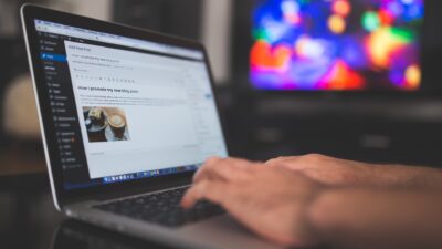 5 Aplikasi Parafrase Online Otomatis Terbaik yang Wajib Dicoba