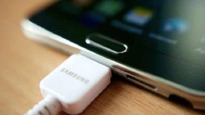 Cara Memperbaiki Charger HP Lambat Mengisi