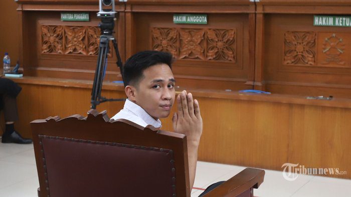 Terlalu Rendah Untuk Pelaku Pembunuhan, Bibi Brigadir J Tak Terima Vonis Richard Eliezer