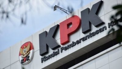 Penyidik ​​KPK Geledah Kantor Bupati Kapuas