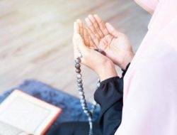 Bacaan Doa Qunut Saat Shalat Subuh Dengan Lafal Latin Dan Arti