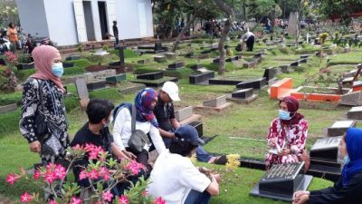 Bacaan Doa Ziarah Kubur Jelang Ramadan Dalam Tulisan Arab Dan Latin, Beserta Tata Cara Ziarah Kubur