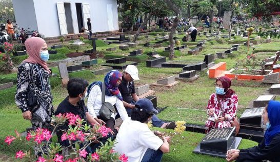 Bacaan Doa Ziarah Kubur Jelang Ramadan Dalam Tulisan Arab Dan Latin, Beserta Tata Cara Ziarah Kubur