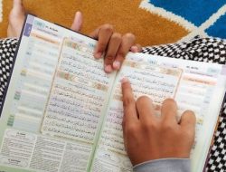 Bacaan Surat Pendek An-Nas: Lengkap Arab, Latin, Terjemahan, Dan Tafsir Singkat