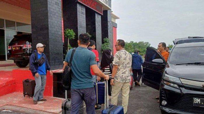 KPK Amankan 25 Orang Terkait OTT Bupati Meranti Muhammad Adil