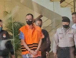 Tangan Rafael Alun Trisambodo Diborgol Dan Pakai Rompi Oranye Khas Tahanan KPK