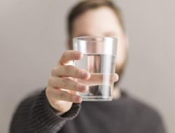 5 Tips Diet Sehat Dengan Minum Air Putih