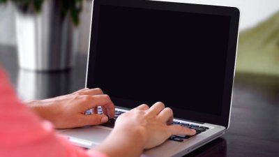 Cara Mudah Mengatasi Layar Laptop Bergaris di Windows