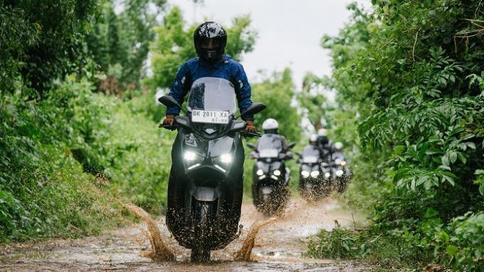 Bikers Wajib Tahu, Berikut 7 Teknik Berkendara Di Jalan Rusak