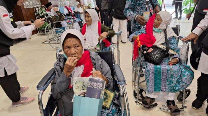 Jemaah Haji Disarankan Minum Oralit 1 Sachet Per Hari Dicampur Air Mineral 300 Mililiter