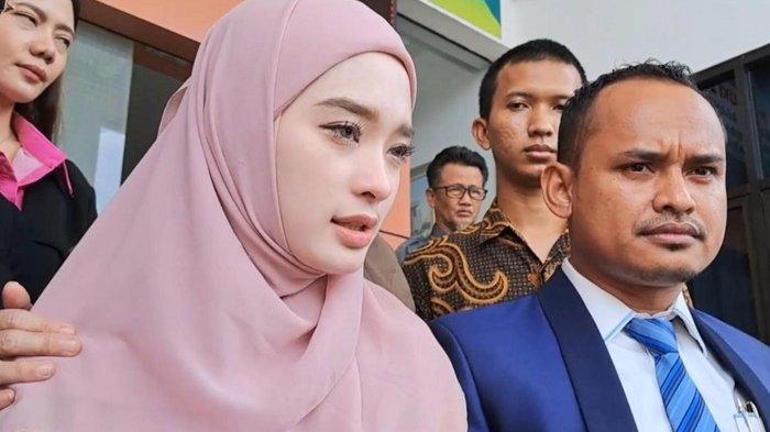Inara Rusli Posting Percakapan WA Ajakan Makan Malam Dari Seseorang