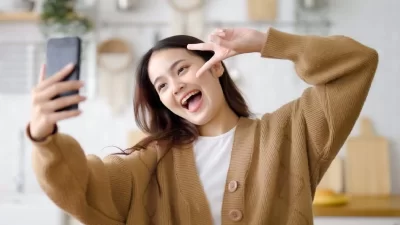 5 Aplikasi Kamera Glowing Terbaik untuk Foto Selfie di Android