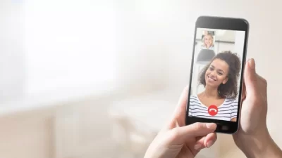 5 Aplikasi Mempercantik Video Call WhatsApp yang Wajib Dicoba