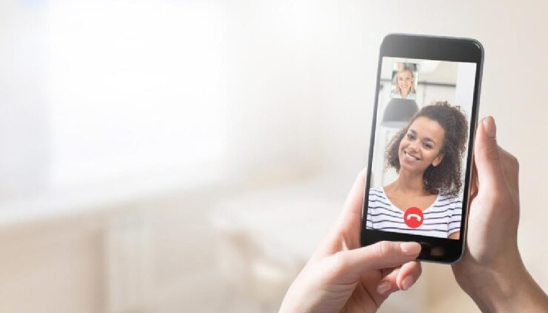 5 Aplikasi Mempercantik Video Call WhatsApp yang Wajib Dicoba