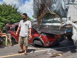 Laka Beruntun di Jembatan Sei Katingan Membuat Ratusan Pengendara Terjebak