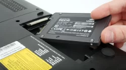 Memasang SSD di Laptop