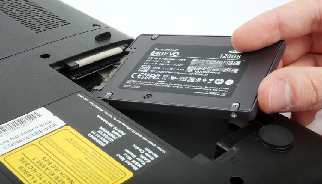Memasang SSD di Laptop