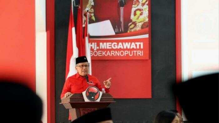 Hasto Kristiyanto, Ajak Kader Dpd Pdip Banten Untuk Berimajinasi Dan Rajin Membaca
